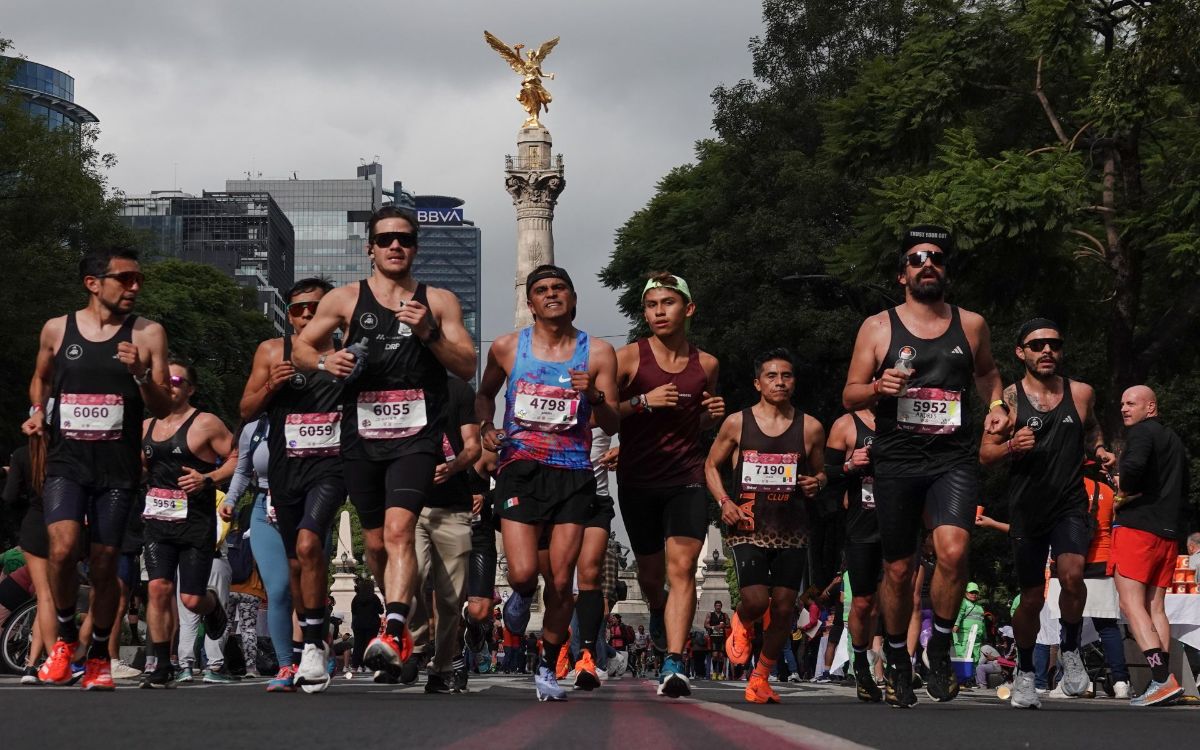 Boliviano Héctor Garibay gana Maratón de la CDMX, con nuevo récord