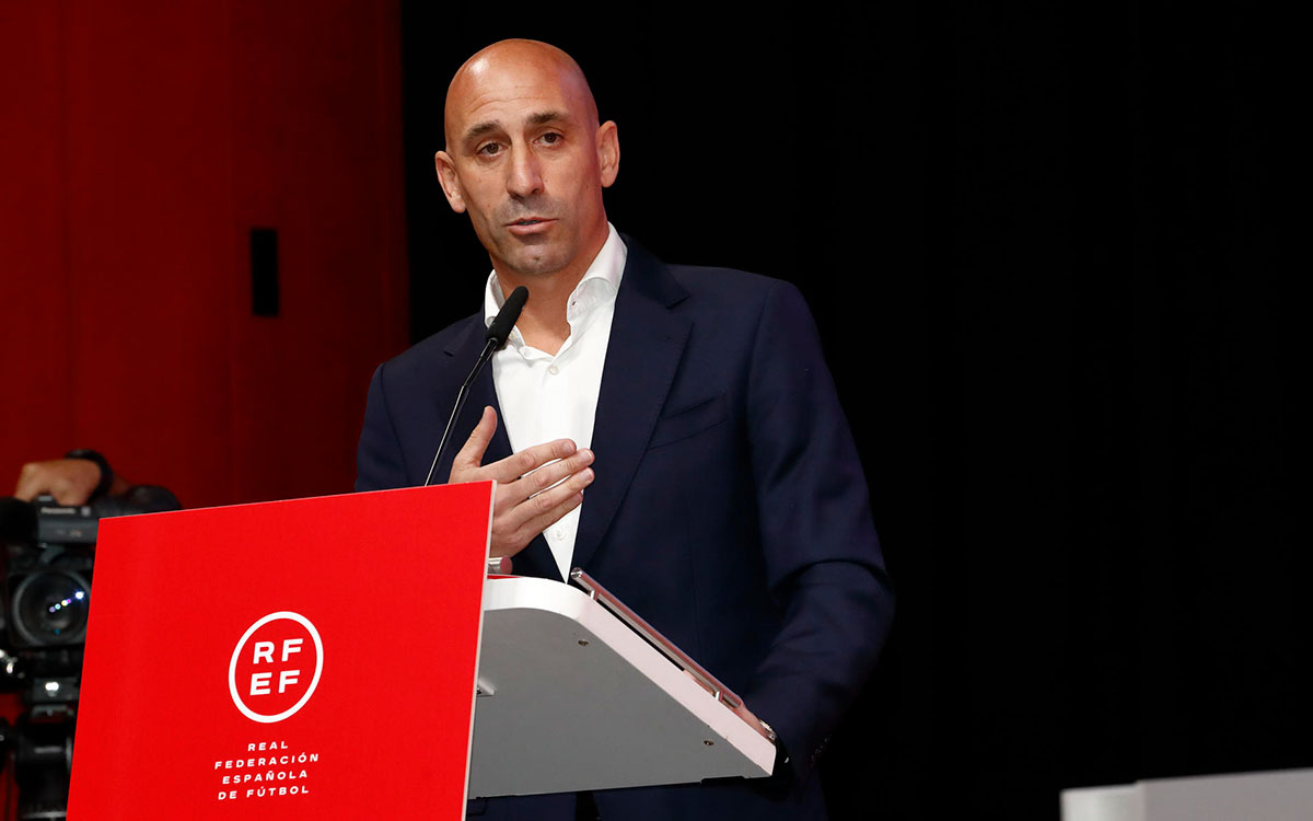 Comisión Disciplinaria de FIFA suspende con carácter provisional a Rubiales