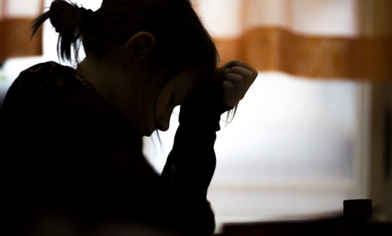Cómo las redes sociales están empeorando la crisis de salud mental de adolescentes