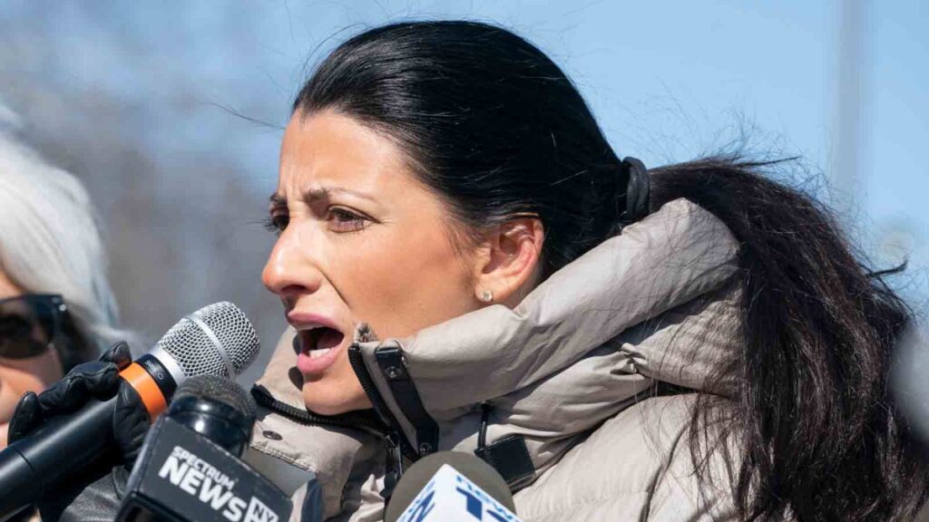 Concejala de Nueva York es agredida durante entrevista en vivo