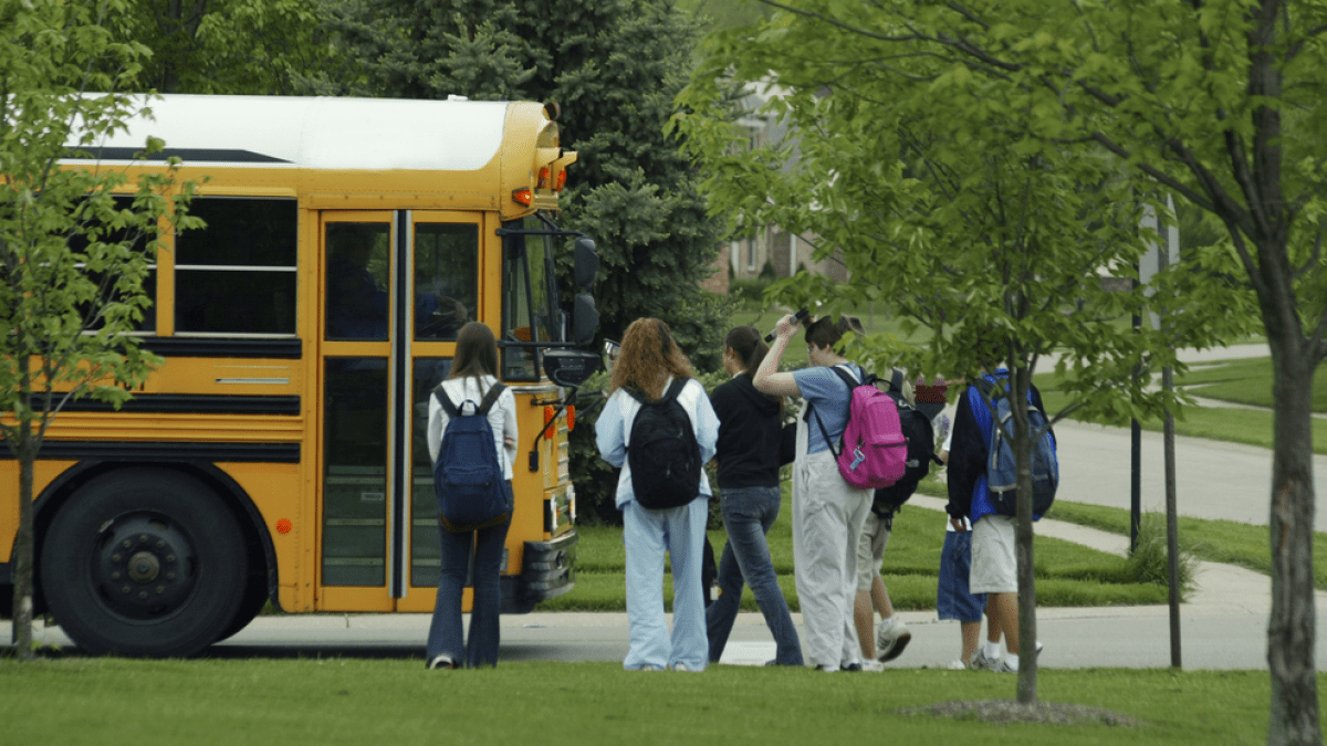 Consejos para los padres y estudiantes en ruta al regreso a clases