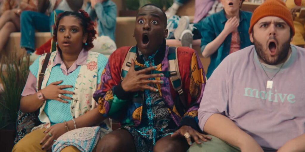 Creador de educación sexual no descarta spin-offs, provoca mayor interés en Moordale World