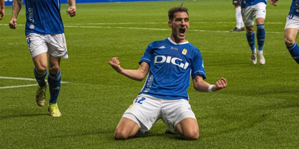 Dani Calvo ve al Real Oviedo "en la buena línea" y con ganas de empezar la liga