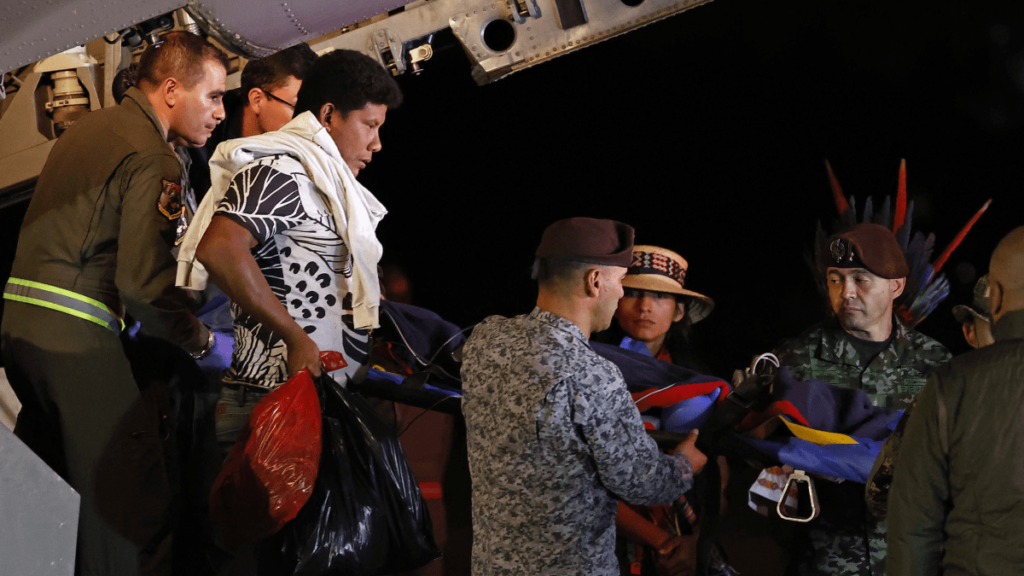 Detienen a padre de niños rescatados en selva colombiana por presunto acoso sexual