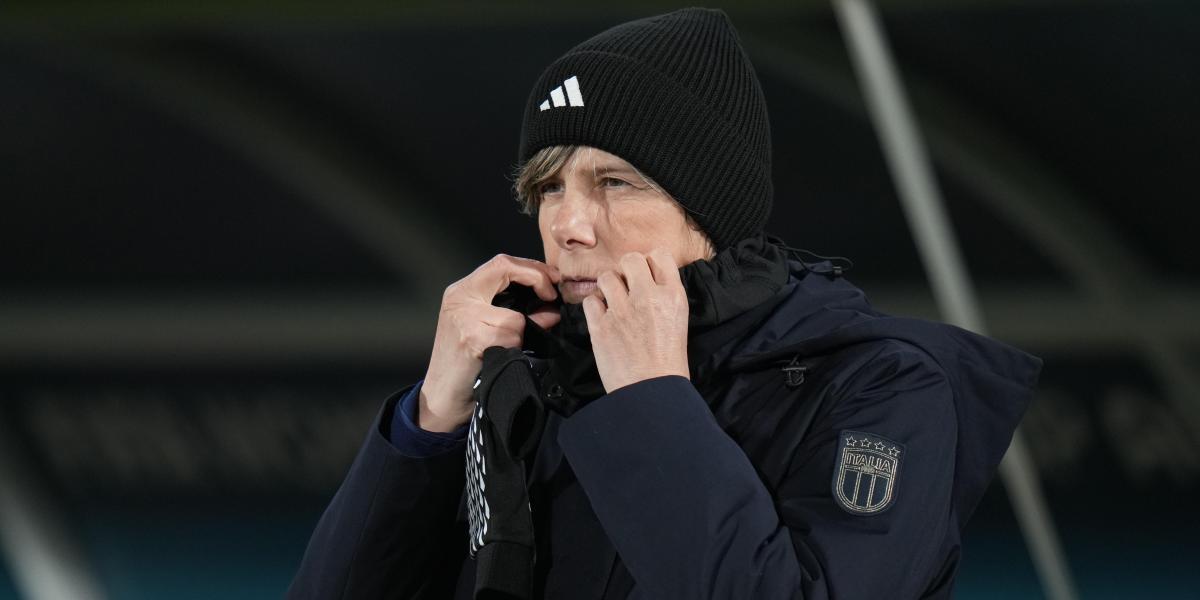 El Mundial se cobra la primera dimisión