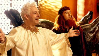 El cosplay de Good Omens muestra a Crowley y Azirafel coquetos con intercambio de género