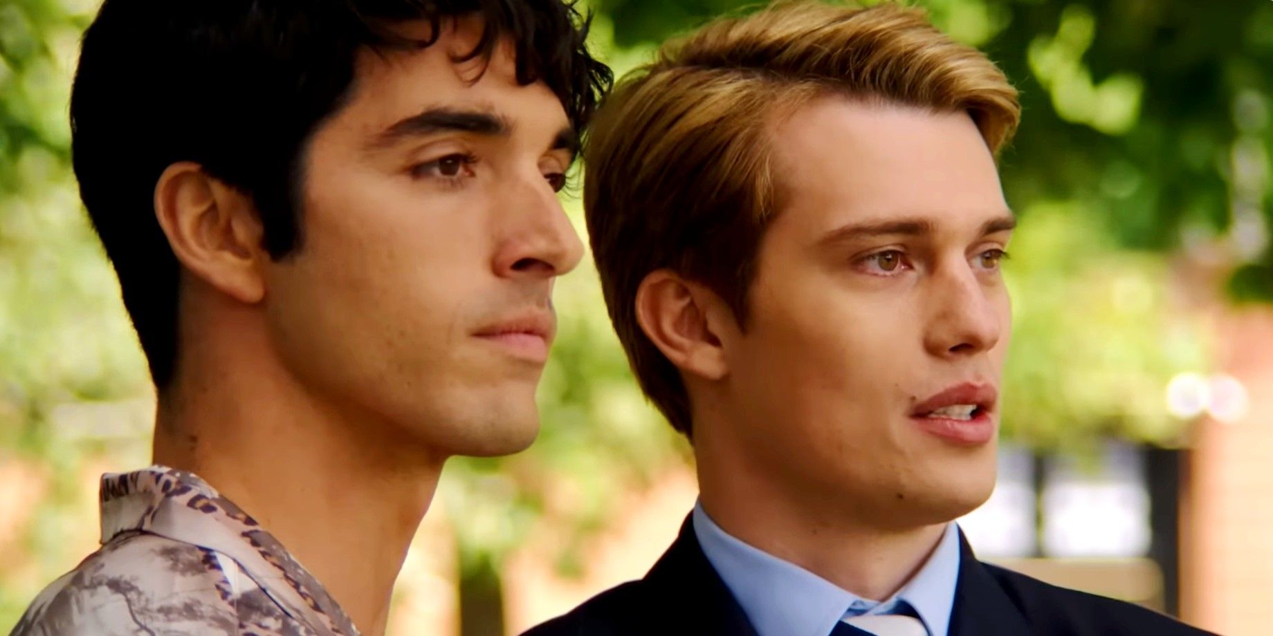 El director rojo, blanco y azul real "cuestiona" la clasificación R de la película y llama al sistema de clasificación de la MPAA