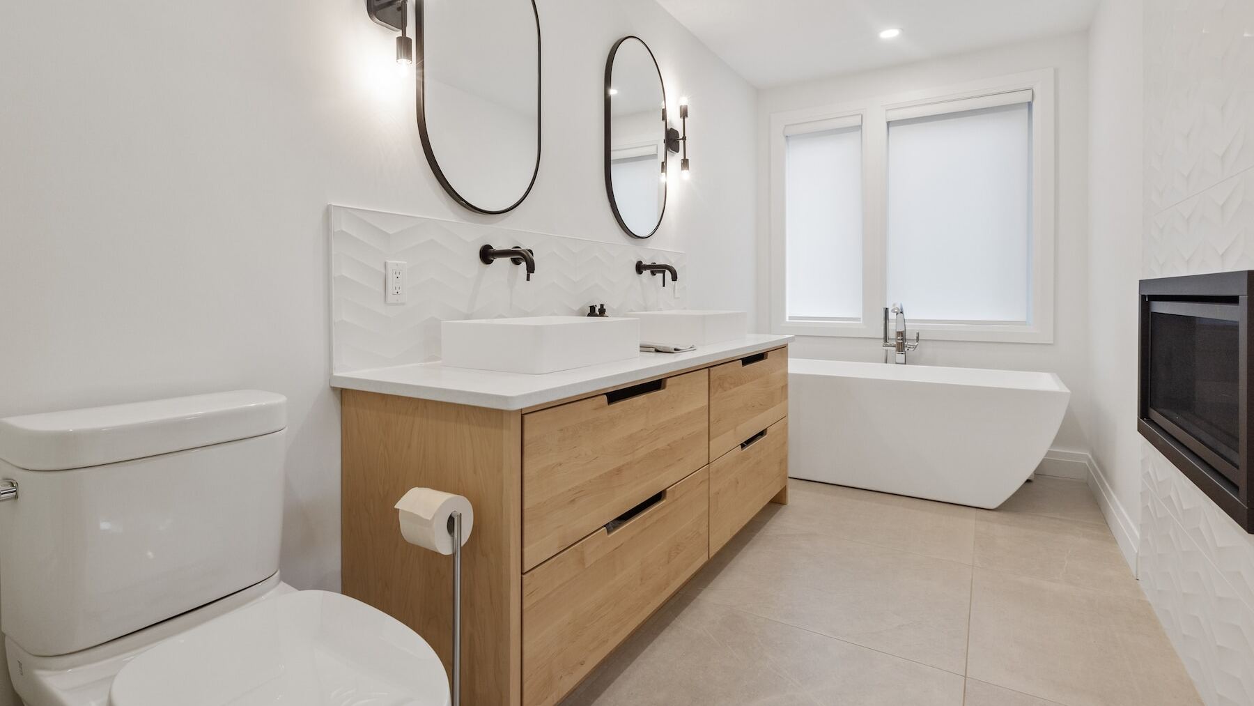 El mejor truco casero para limpiar las juntas del baño: solo necesitas un producto