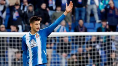 El mexicano César Montes se niega a entrenar con el Espanyol para forzar su salida