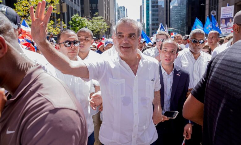 El presidente dominicano Abinader anuncia que se presentará a la reelección