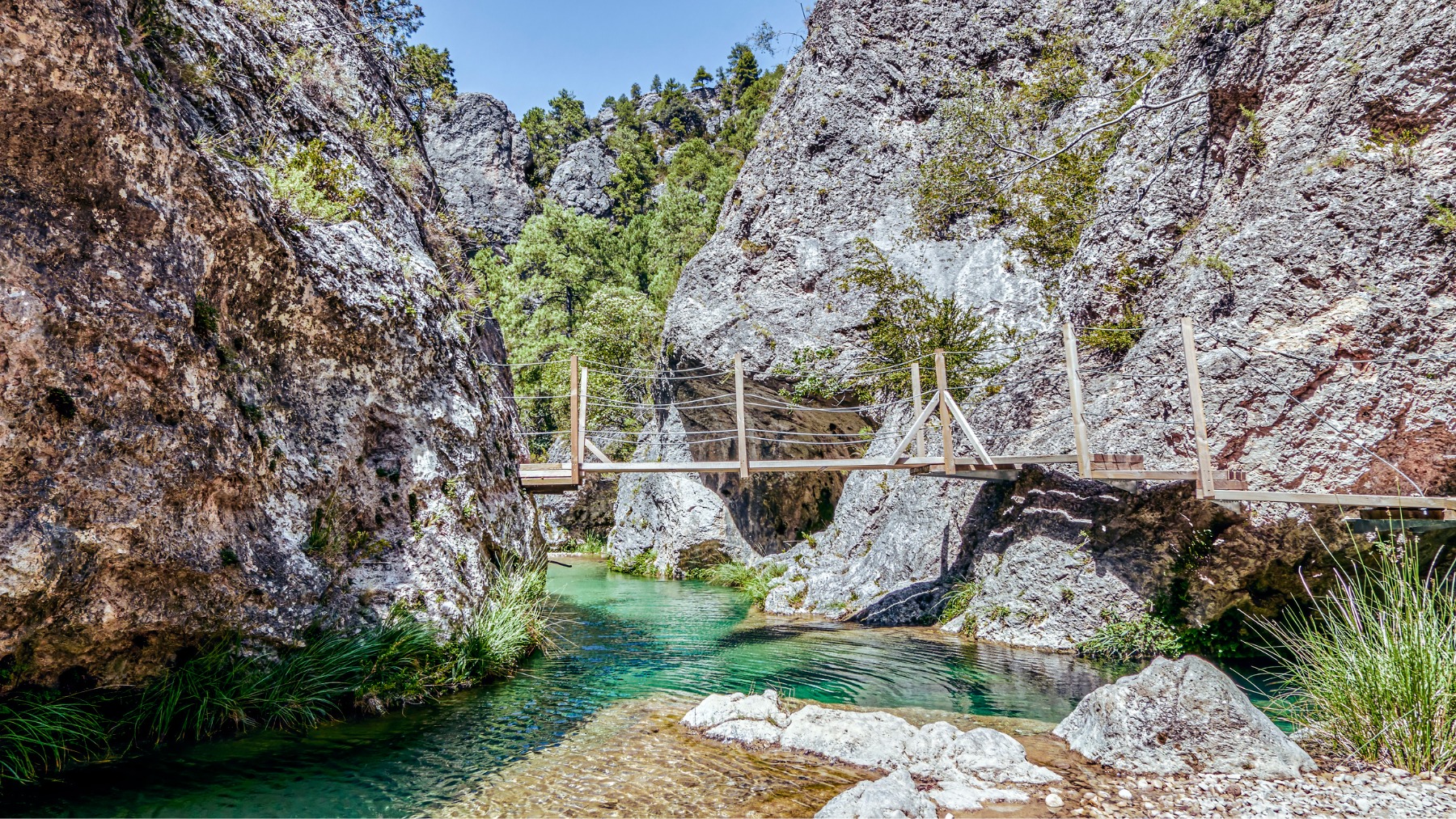 El pueblo de España lleno de piscinas naturales. Enamora a todos los expertos en viajes