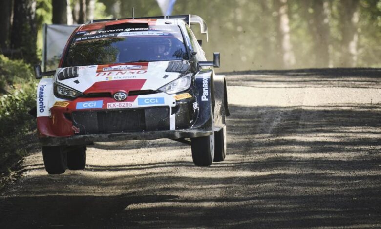 Elfyn Evans sigue líder a falta de la última jornada del Rally de Finlandia