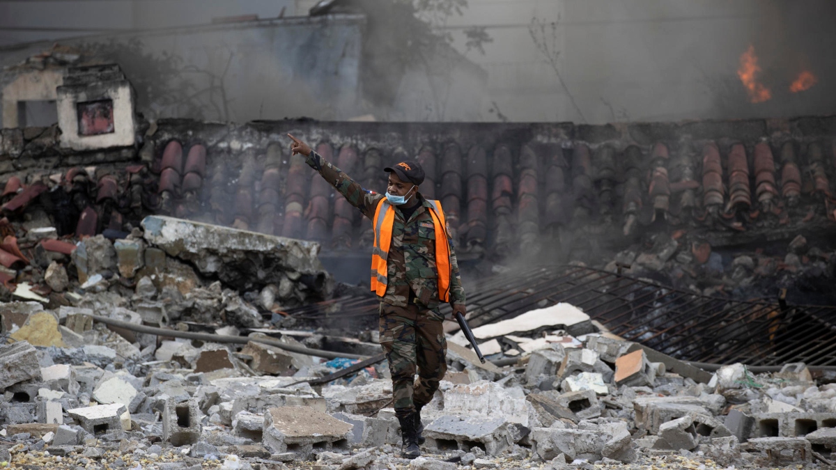 Fuerte explosión e incendio se registran en Dominicana; tres muertos y decenas de heridos