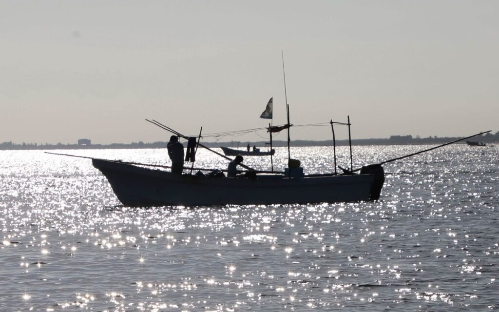 Huracán 'Hilary' obliga a cerrar 15 puertos en el Pacífico