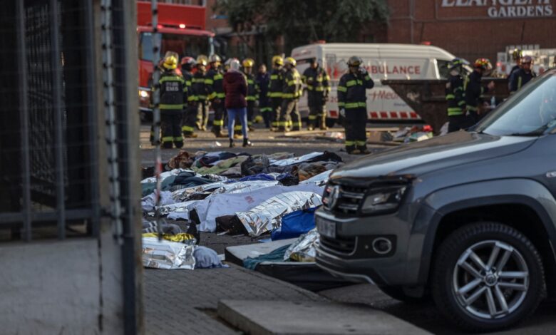Incendio en edificio en Johannesburgo deja al menos 64 muertos, la mayoría sin hogar