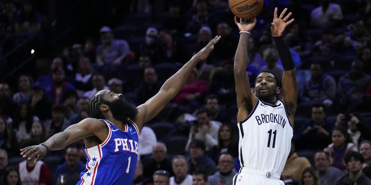 Irving defiende a Harden y ataca al periodista Adrian Wojnarowski