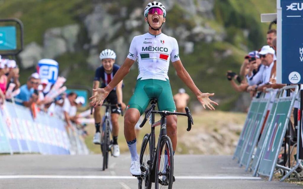 Isaac del Toro escribe historia para el ciclismo mexicano | Video