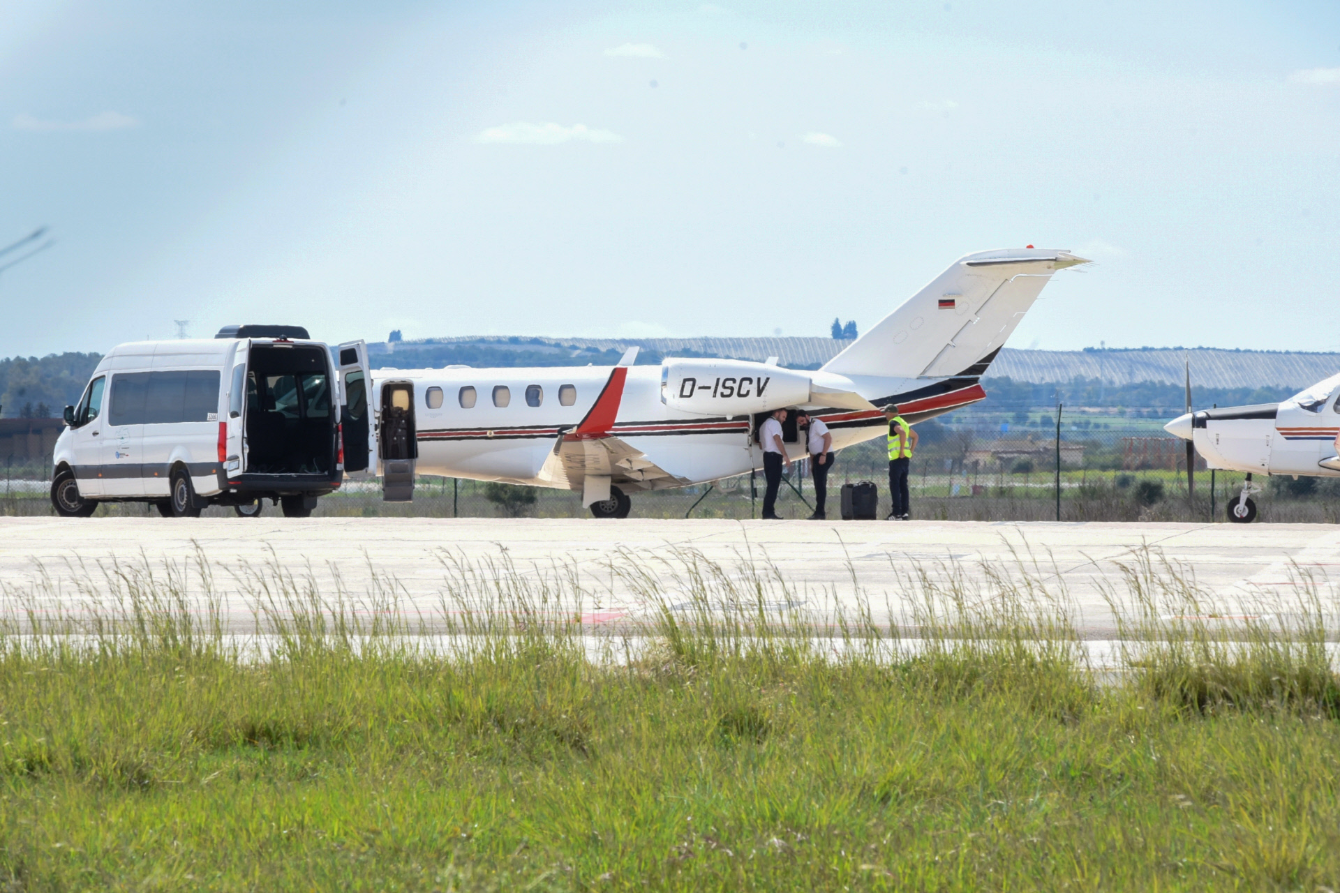 Isabel Pantoja, en un aeropuerto