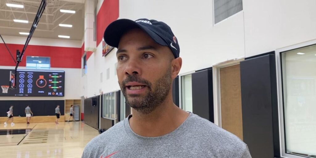 Jordi Fernández: "Querría entrenar a Dillon Brooks el resto de mi vida"