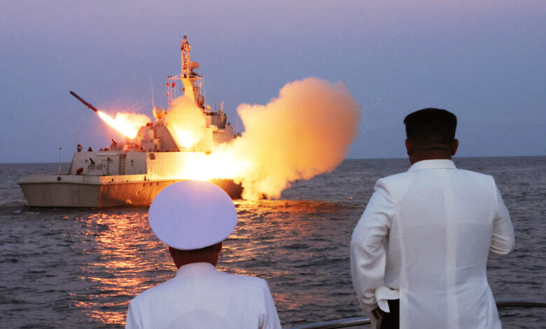 Kim supervisa lanzamiento de misiles de buque de guerra