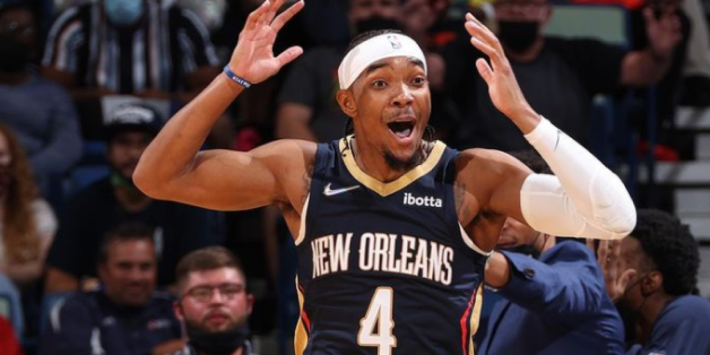 La NBA suspende dos partidos a Devonte' Graham por conducir borracho