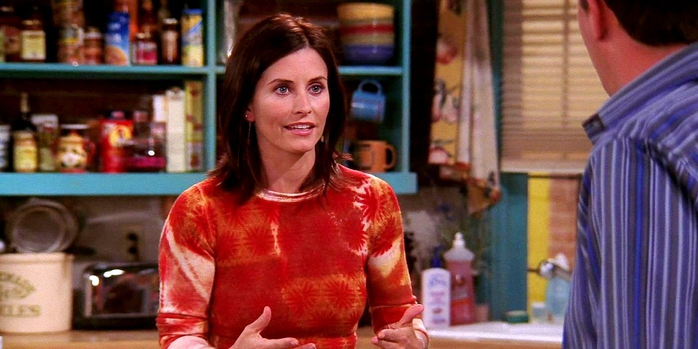 La actriz de Friends Courteney Cox imita a Monica IRL con su armario secreto