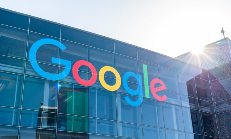 La función de búsqueda generativa de Google ahora muestra videos e imágenes relacionados