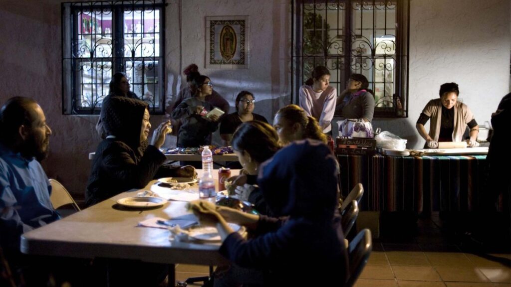 La nueva política de asilo de Biden puede mantenerse en pie, al menos por ahora