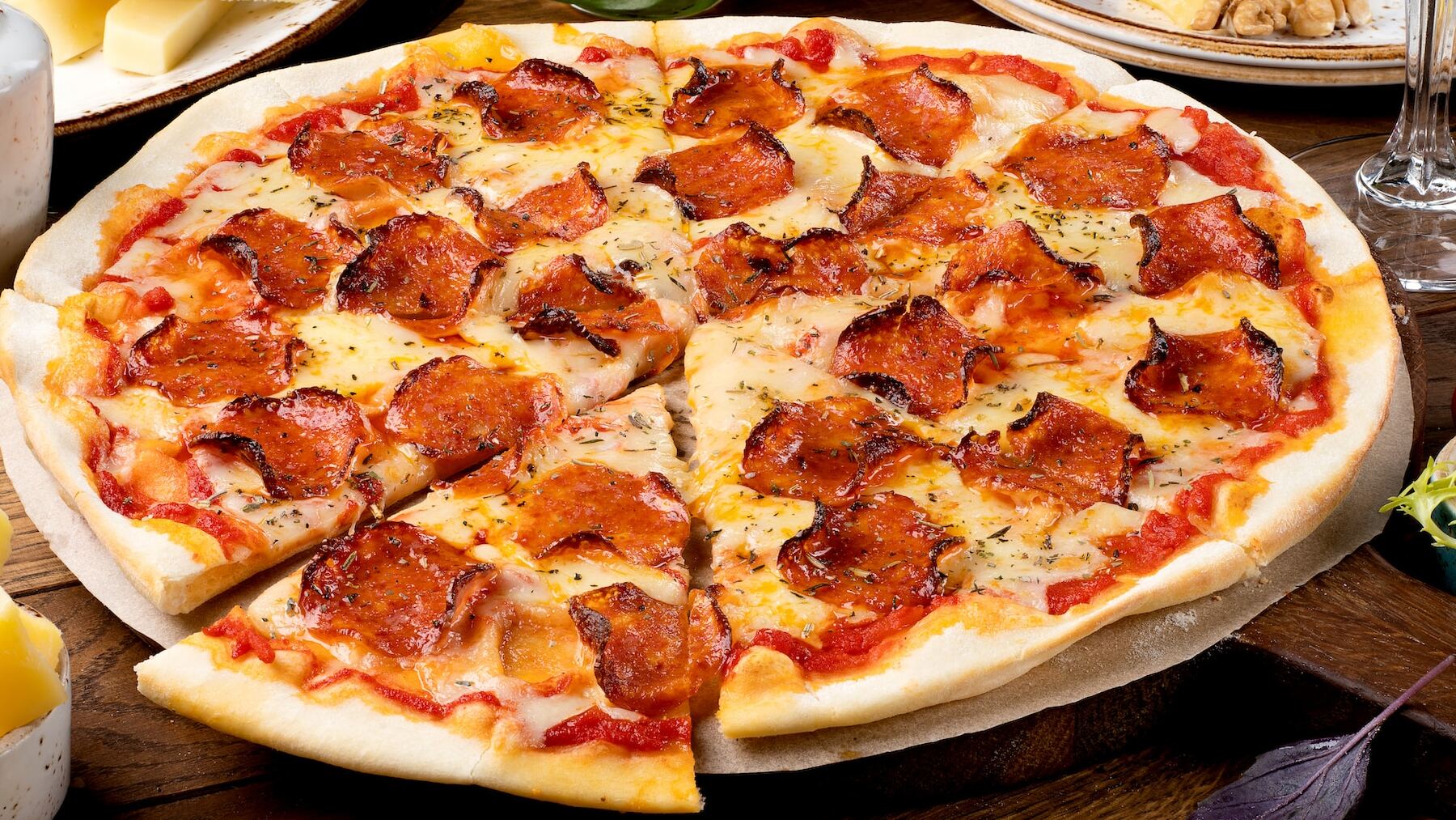 La razón por la que estás enganchado a las pizzas y hamburguesas la tiene el glutamato monosódico