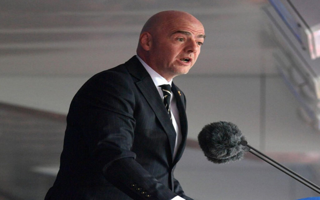 Lamenta Gianni Infantino la violencia entre griegos y croatas en Atenas | Tuit