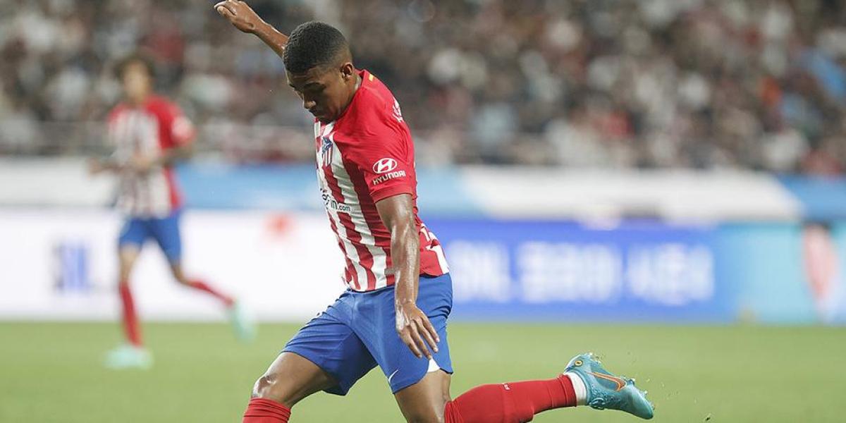 Lino y Azpilicueta ilusionan en un notable estreno de las novedades rojiblancas