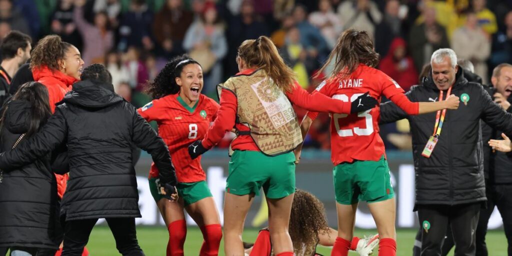 Marruecos tumba a Colombia y ambas se meten en octavos