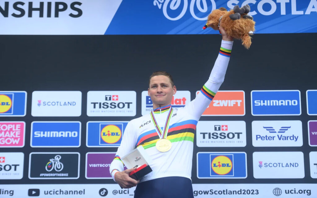Mathieu Van der Poel se proclama campeón mundial en ciclismo de ruta | Video