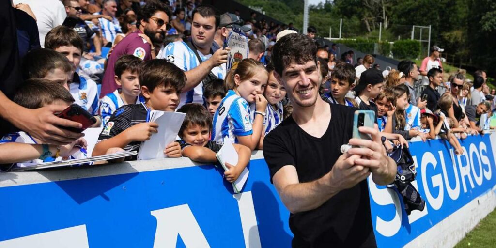 Merino, Aritz y Olasagasti siguen sin entrenar con el grupo
