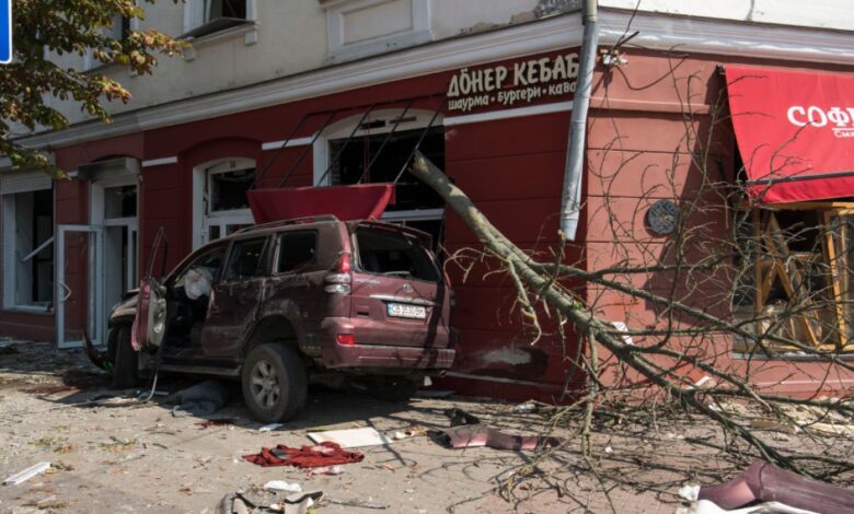 Misil ruso se estrella en el centro de una ciudad en Ucrania; reportan varios muertos