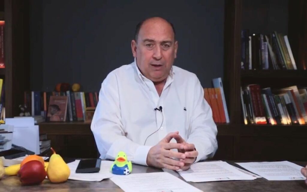 Moreira afirma que libros de texto tenían calidad en tiempos del PRI