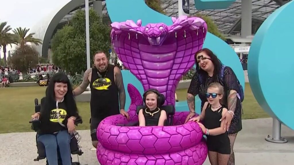 Niña de 9 años recibe silla de ruedas especial a tiempo para concierto de Taylor Swift