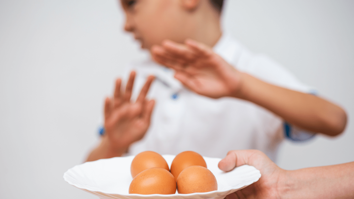 Padres hacen broma con huevo a sus hijos en Tik Tok