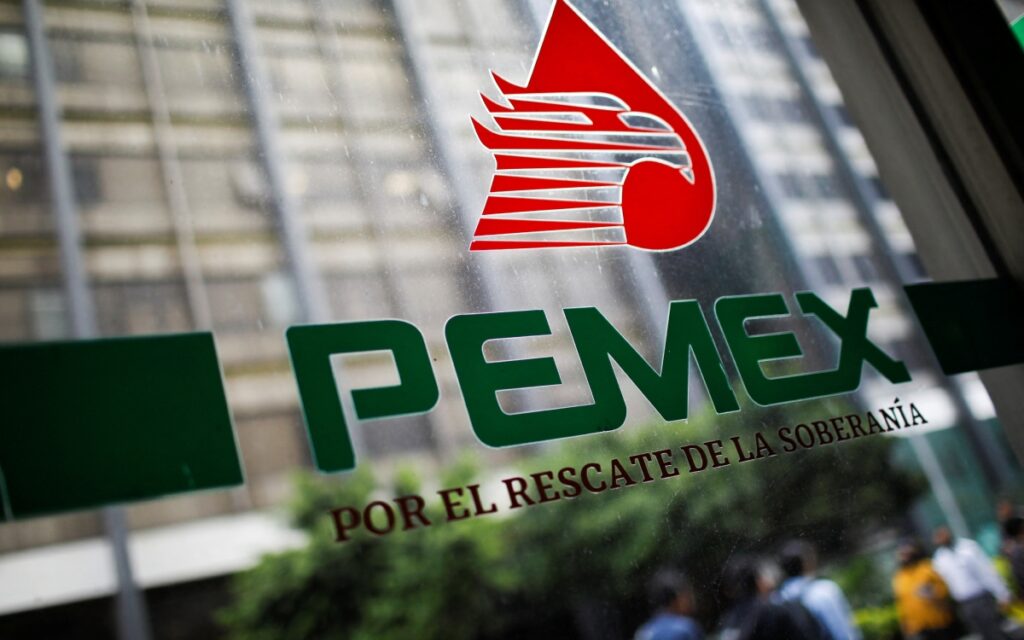 Pemex refinanciará 9,000 mdd de su deuda con bancos: Bloomberg