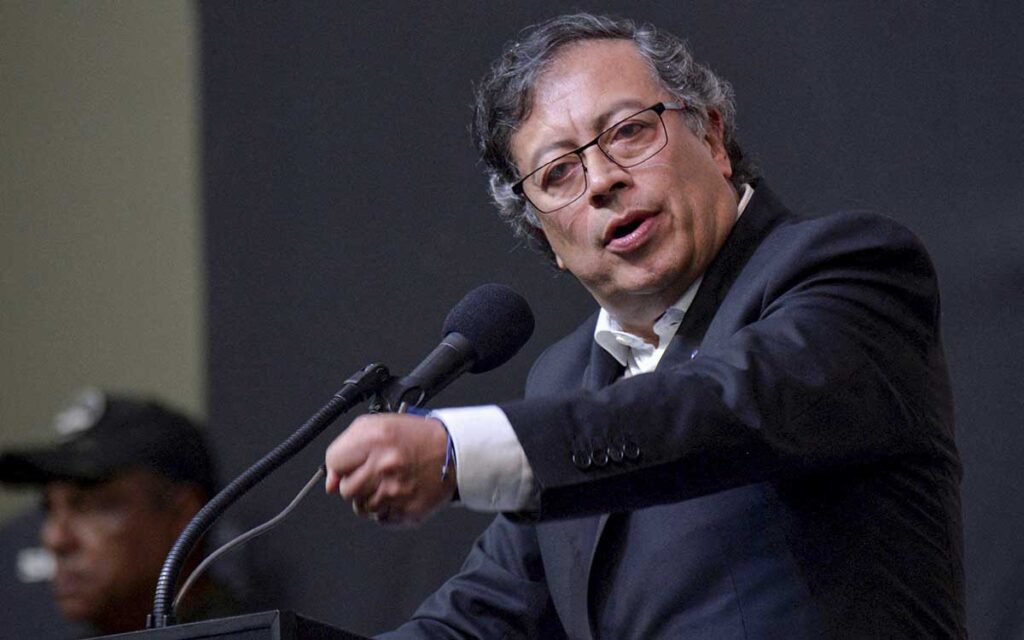 Petro desmiente reportaje sobre apoyo de narcotraficante a su campaña