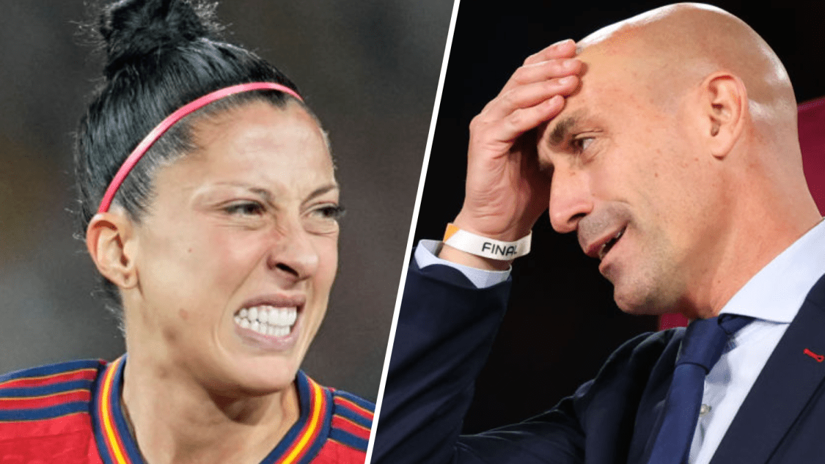 Presidente de Federación Española no renuncia tras besar a una futbolista en los labios