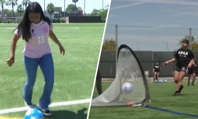 Programa deportivo de Los Ángeles enseña sobre fútbol y habilidades personales