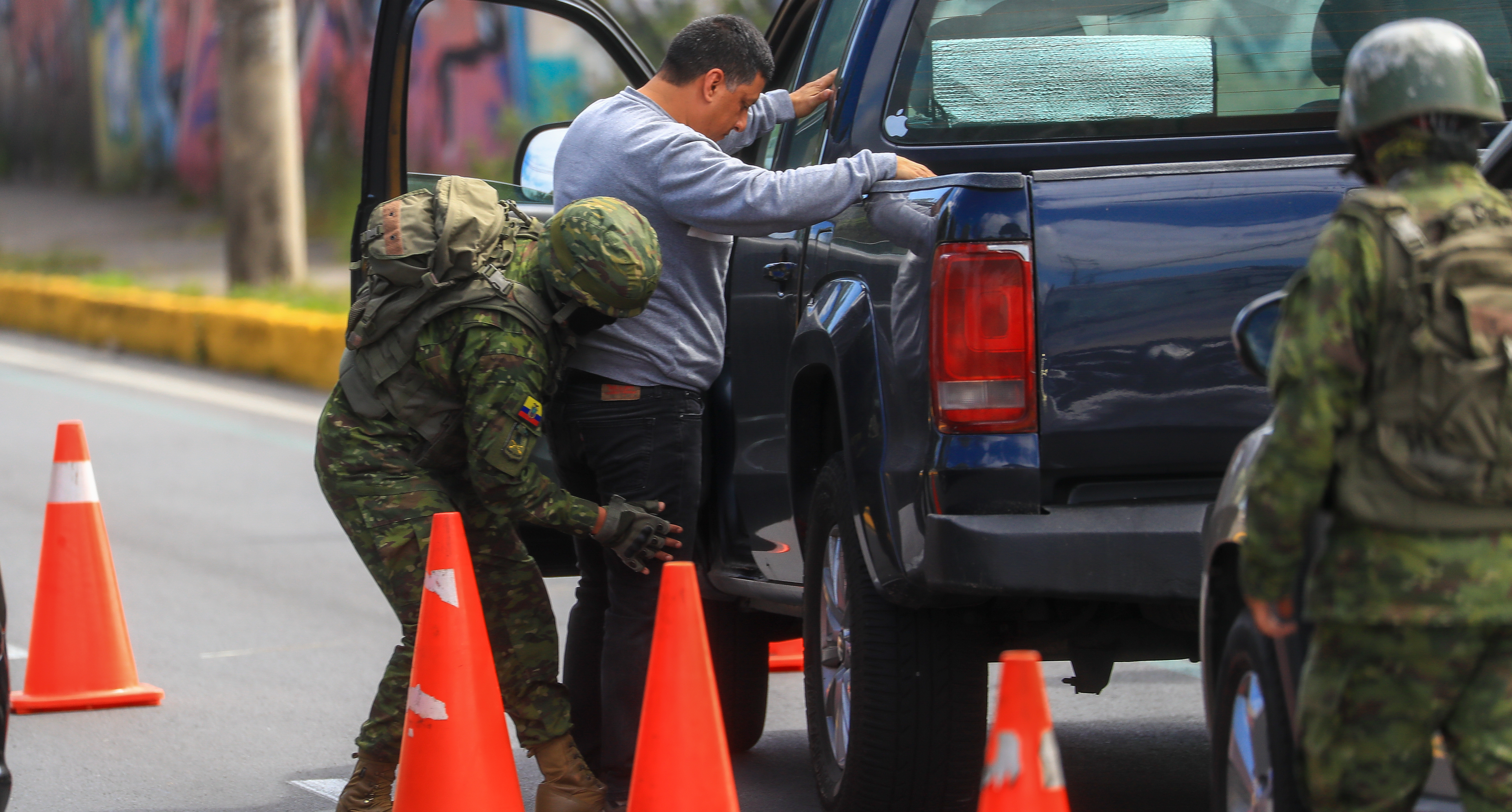 Quién es el “Bukele ecuatoriano” que quiere ser presidente