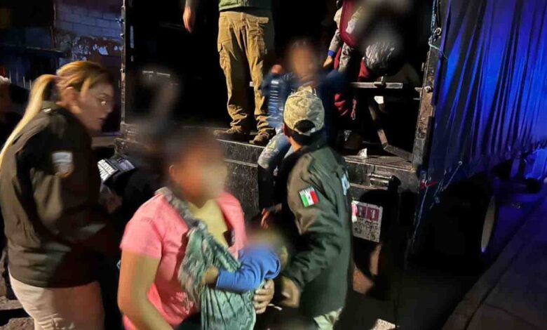 Rescate masivo de 231 migrantes hacinados en un tráiler en México