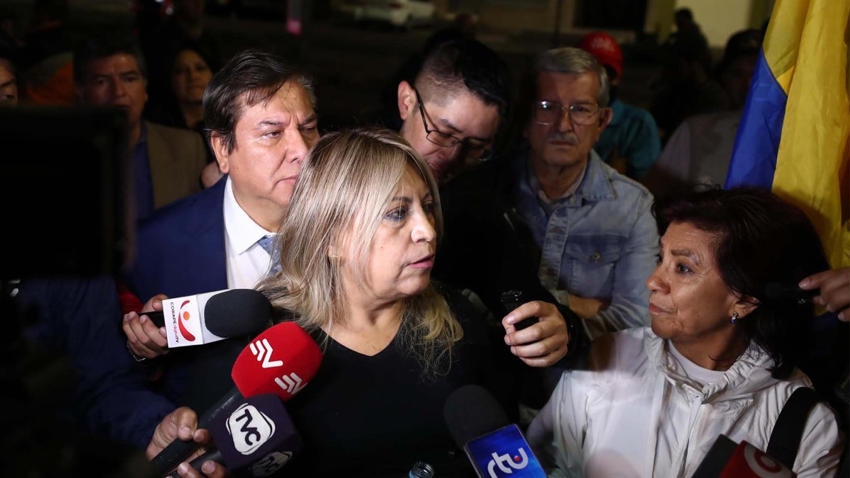 “Responsabilizo al gobierno”, dice hermana de candidato presidencial en Ecuador