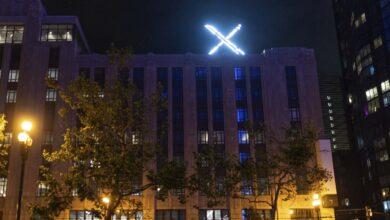 Retiran gran X luminosa del tejado de Twitter
