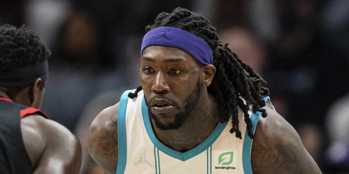 Revés para los Sixers: Montrezl Harrell tiene el cruzado y el menisco rotos