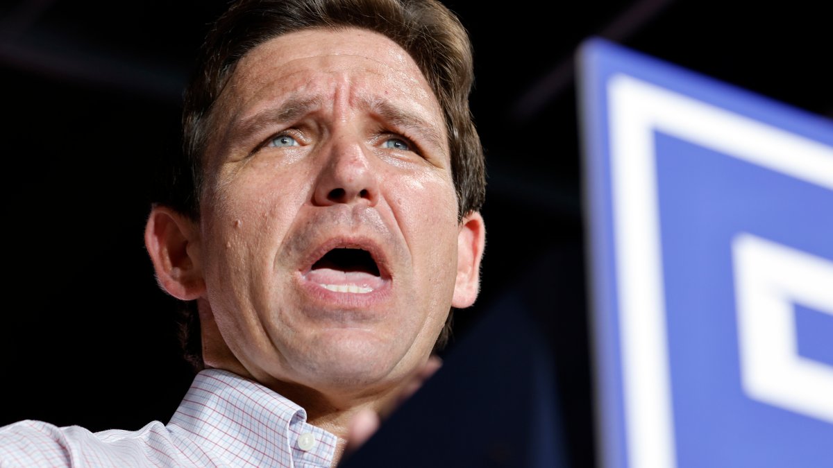 Ron DeSantis despide a directora de campaña