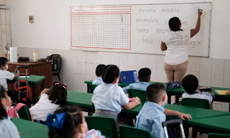 SAT explica cómo deducir colegiaturas y algunos gastos educativos