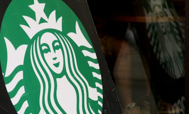 Starbucks está experimentando con el 'pago sin escaneo' para usuarios de autoservicio